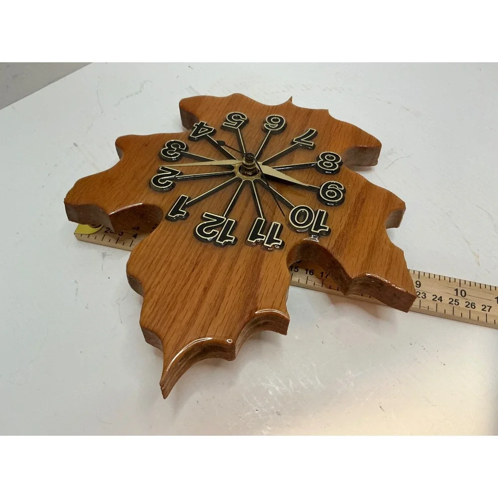Vintage 1989 Maple Leaf Wall Clock Wood Gloss Cabin Decor 11in Rustic Works